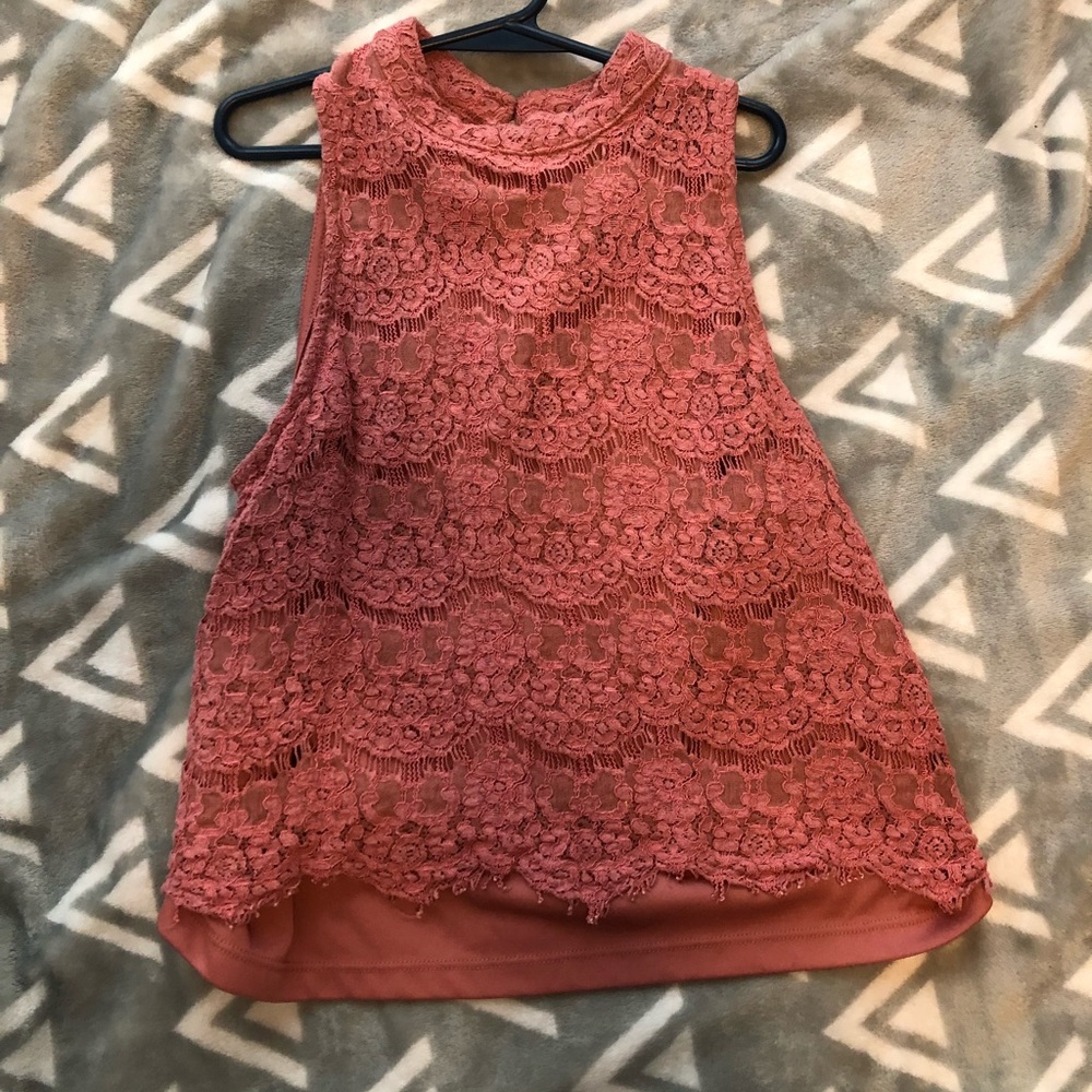 Cropped high neck pink shirt